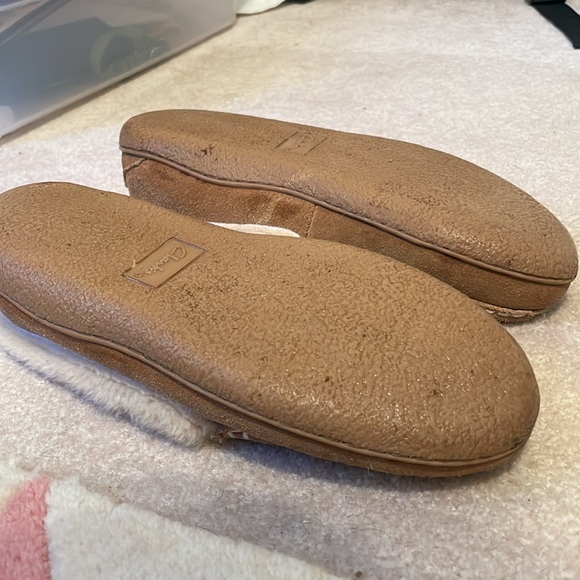 Clarks moccasin slippers - GUC - Picture 3 of 3